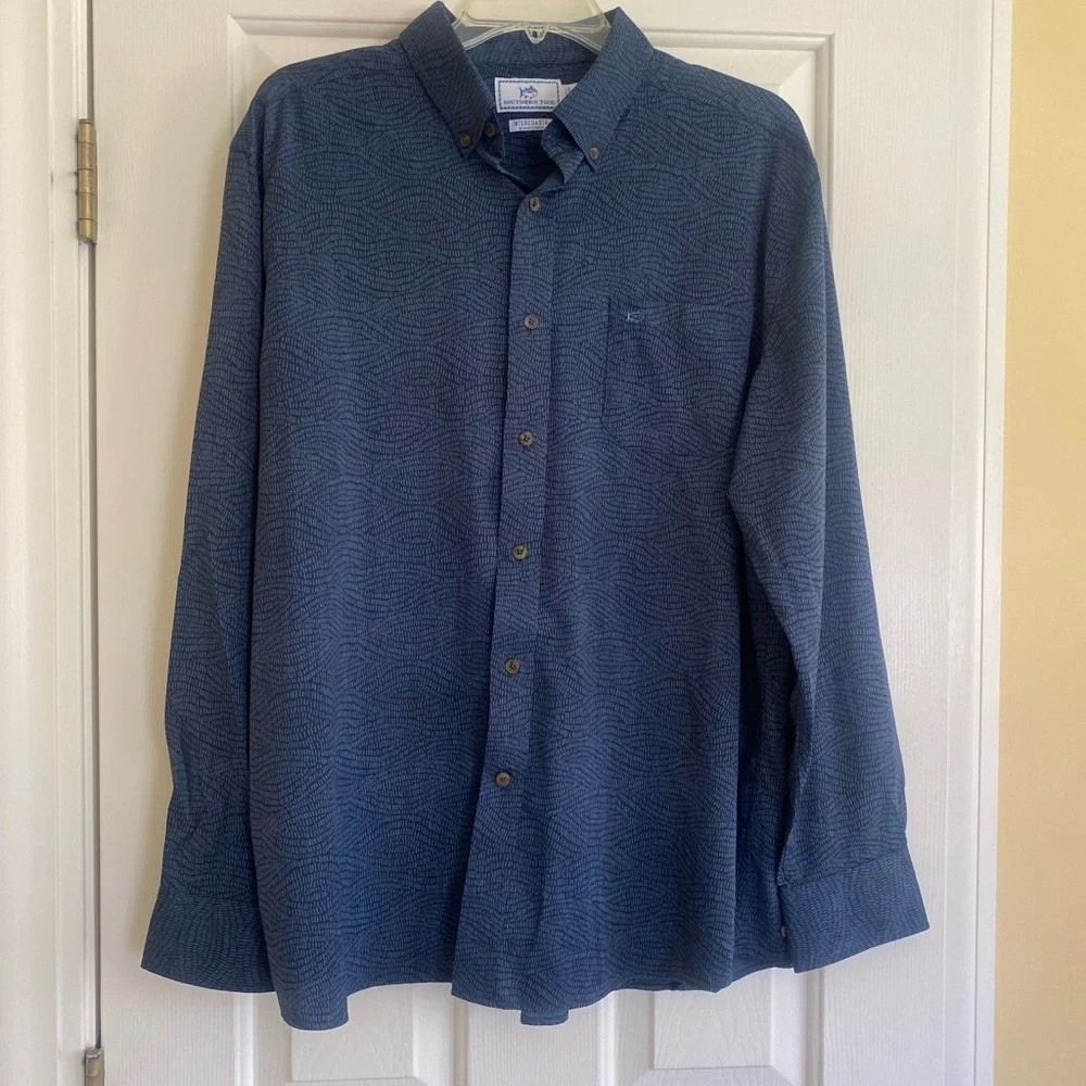 Southern Tide Intercoastal, navy button down long-sleeve, UPF, lightwt size L
